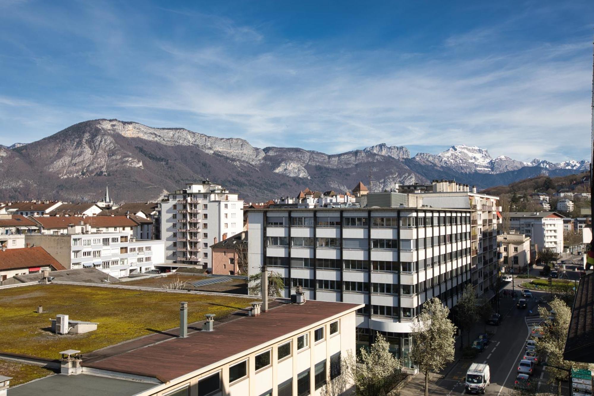 アヌシーLe Sommet Citadin Avec Vueアパートメント エクステリア 写真